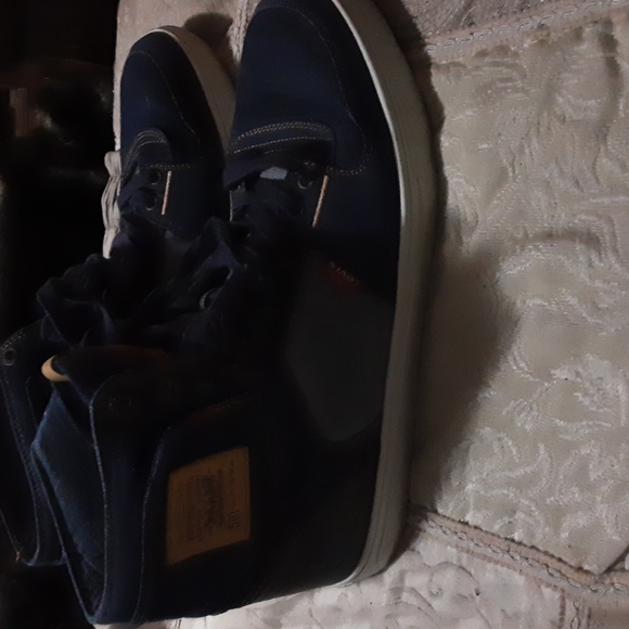 Shoes - Picture 2 of 3